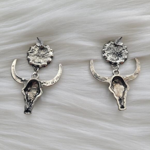 Bull Head Post Dangle Earrings Western Boho‎ Alloy Silver Plated - Picture 2 of 4